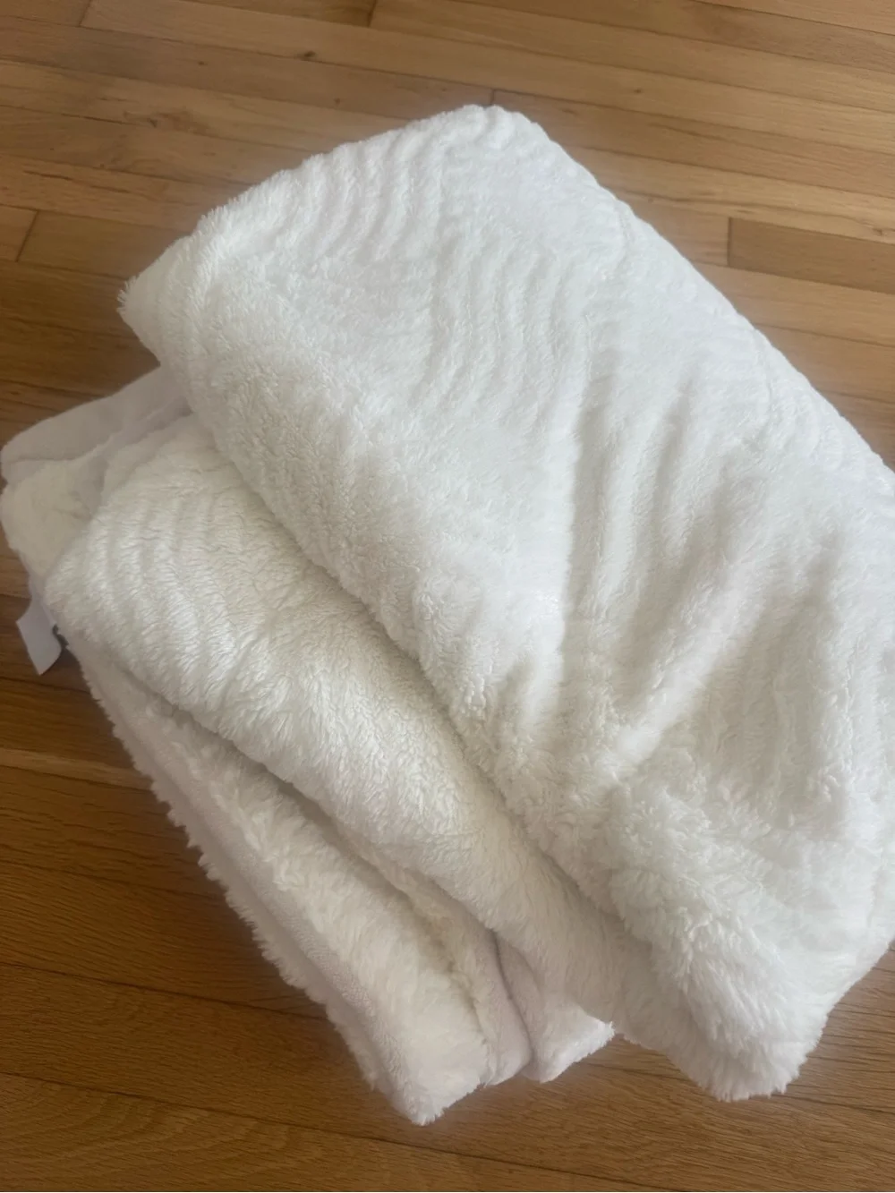 Life Comfort 60” x 72” White Off White Faux Fur Fuzzy Throw Blanket